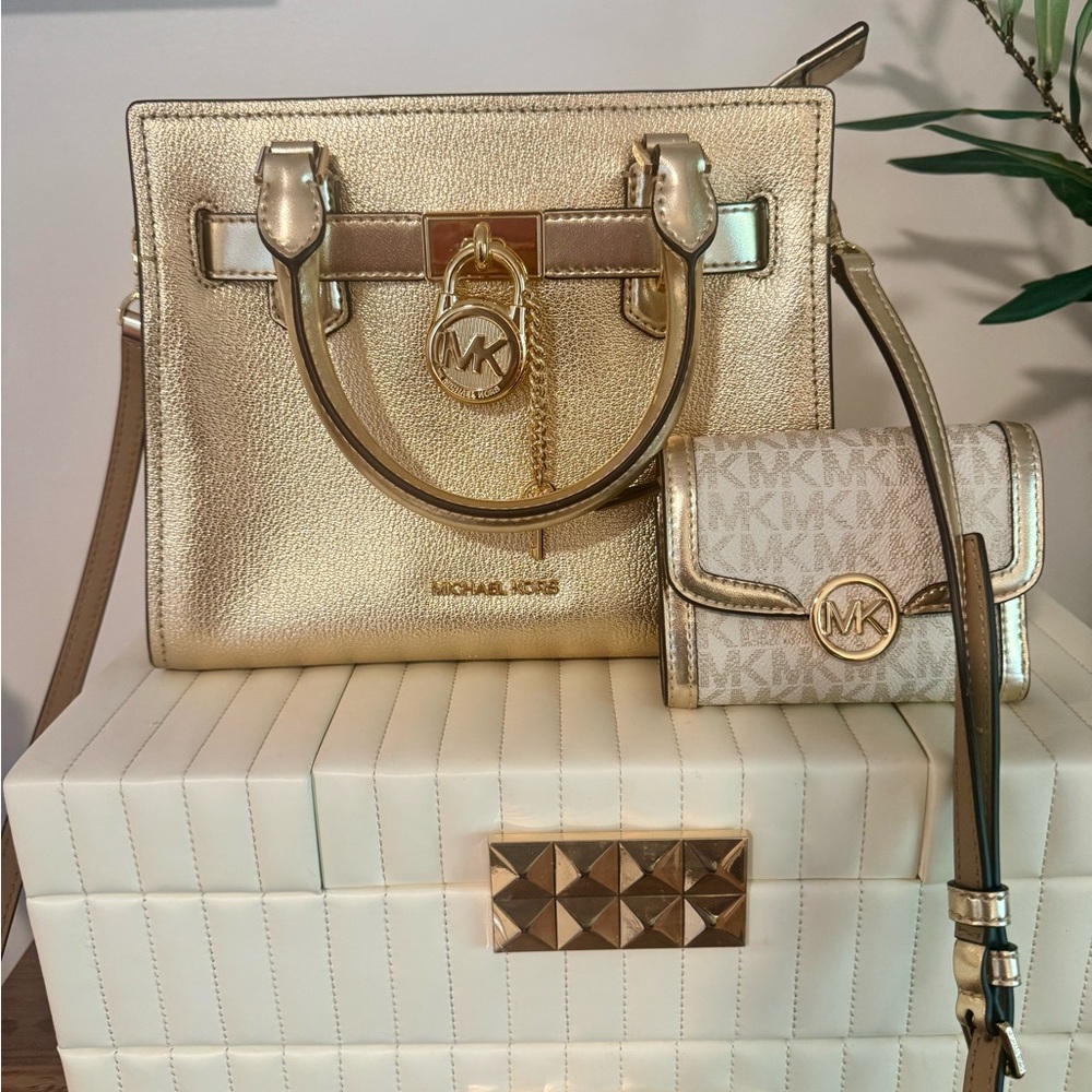 Michael Kors Hamilton Small Gold and Cream Handbag Set Like New